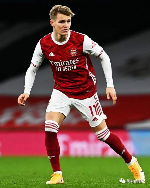 维蒂尼亚是第九位欧冠对英格兰球队戴帽球员，也是葡萄牙首人（维蒂尼亚成欧冠对英格兰队戴帽第九人，同时也是葡萄牙历史首位）