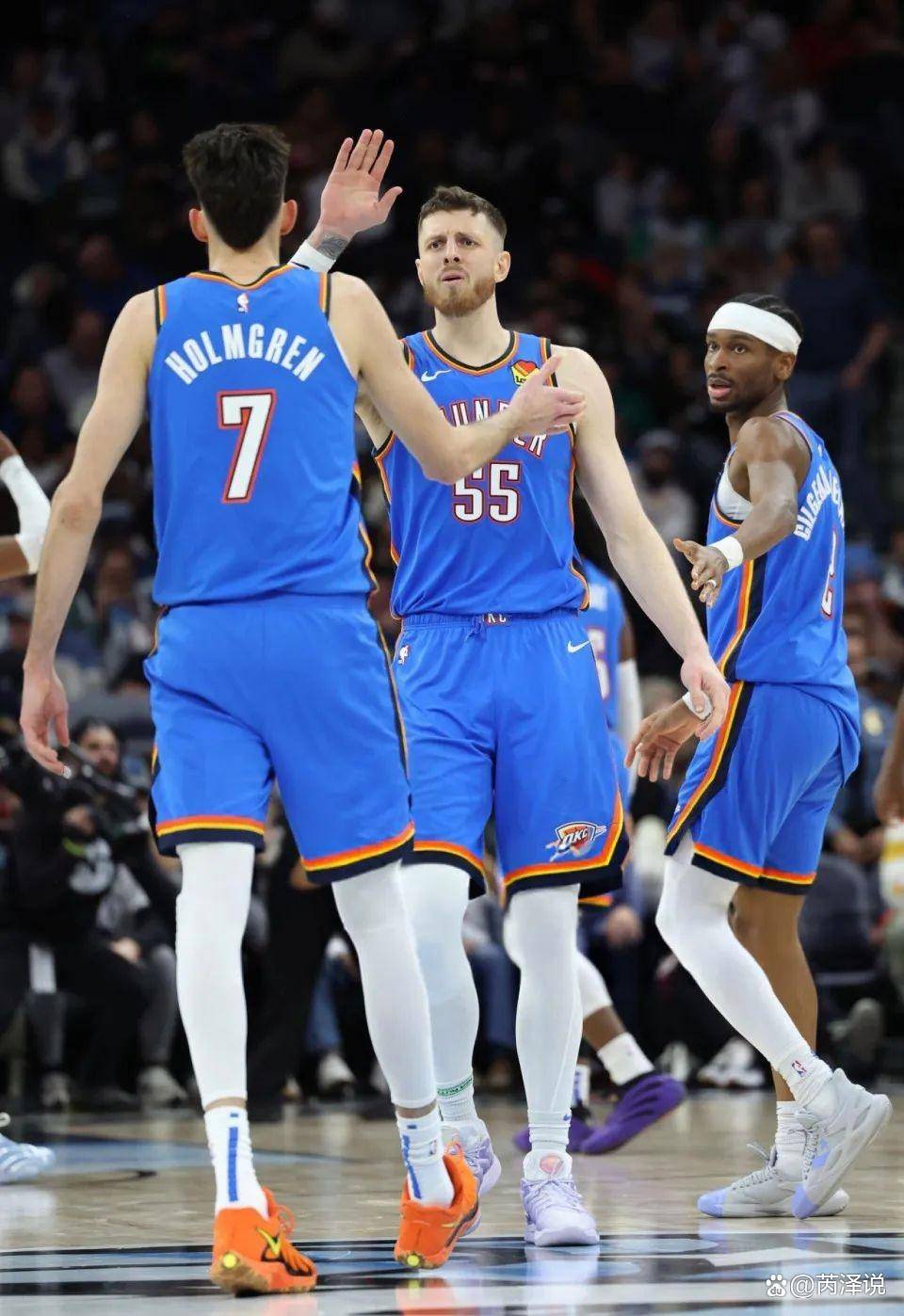 萨里：建议把VAR设备放的离替补席远一点，裁判需要冷静判断（萨里呼吁将VAR设备远离替补席，利于裁判冷静判罚）