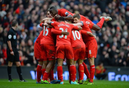 詹姆斯失误频出，湖人半场战平太阳（詹姆斯失误不断，湖人半场与太阳打成平手）