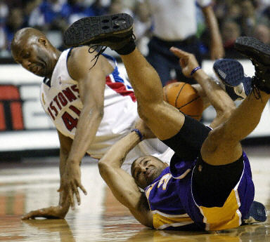 意甲第14轮裁判：拉潘纳吹那不勒斯vs尤文，迪贝洛吹国米vs科莫（意甲第14轮主裁出炉：拉潘纳执法那不勒斯对尤文，迪贝洛吹罚国米对科莫）