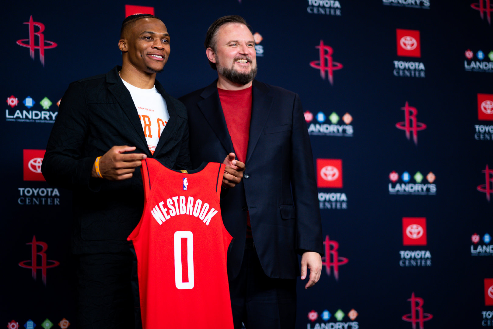 教练赛后落泪太真实（教练赛后泪洒赛场，真情流露）