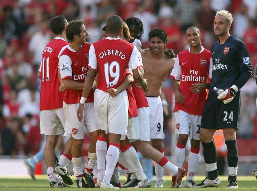 回到同一起跑线！约翰逊转身后仰压哨命中 浙江半场和福建打平（比分回到同一起点！约翰逊转身后仰压哨命中 浙江半场与福建战成平局）