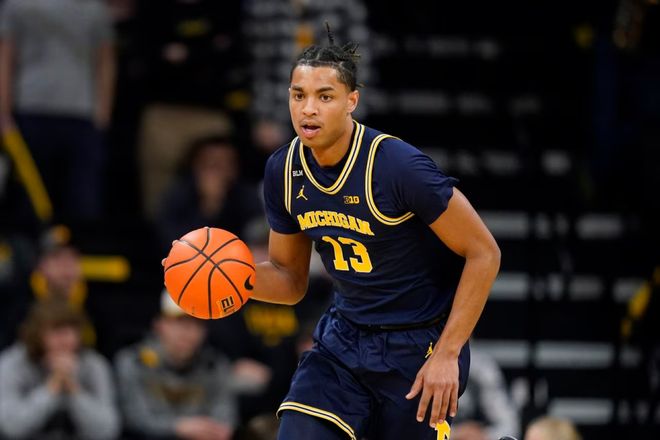 交易倒计时！雄鹿出手？双前场加盟，字母缺阵还要冲？（交易进入倒计时！雄鹿会出手？双前场补强，字母哥缺阵仍要冲击？）