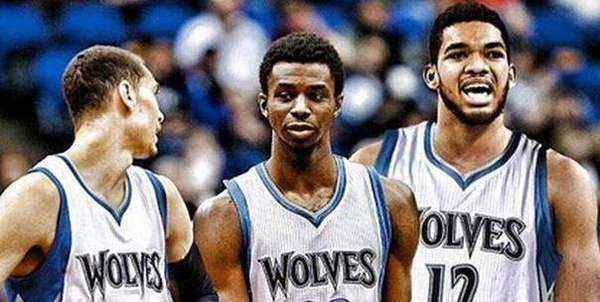 2025／26赛季英超：英超悬念复活！曼城已进入“恐怖追击”模式（2025／26英超：悬念重燃，曼城已切换至“恐怖追赶”模式）