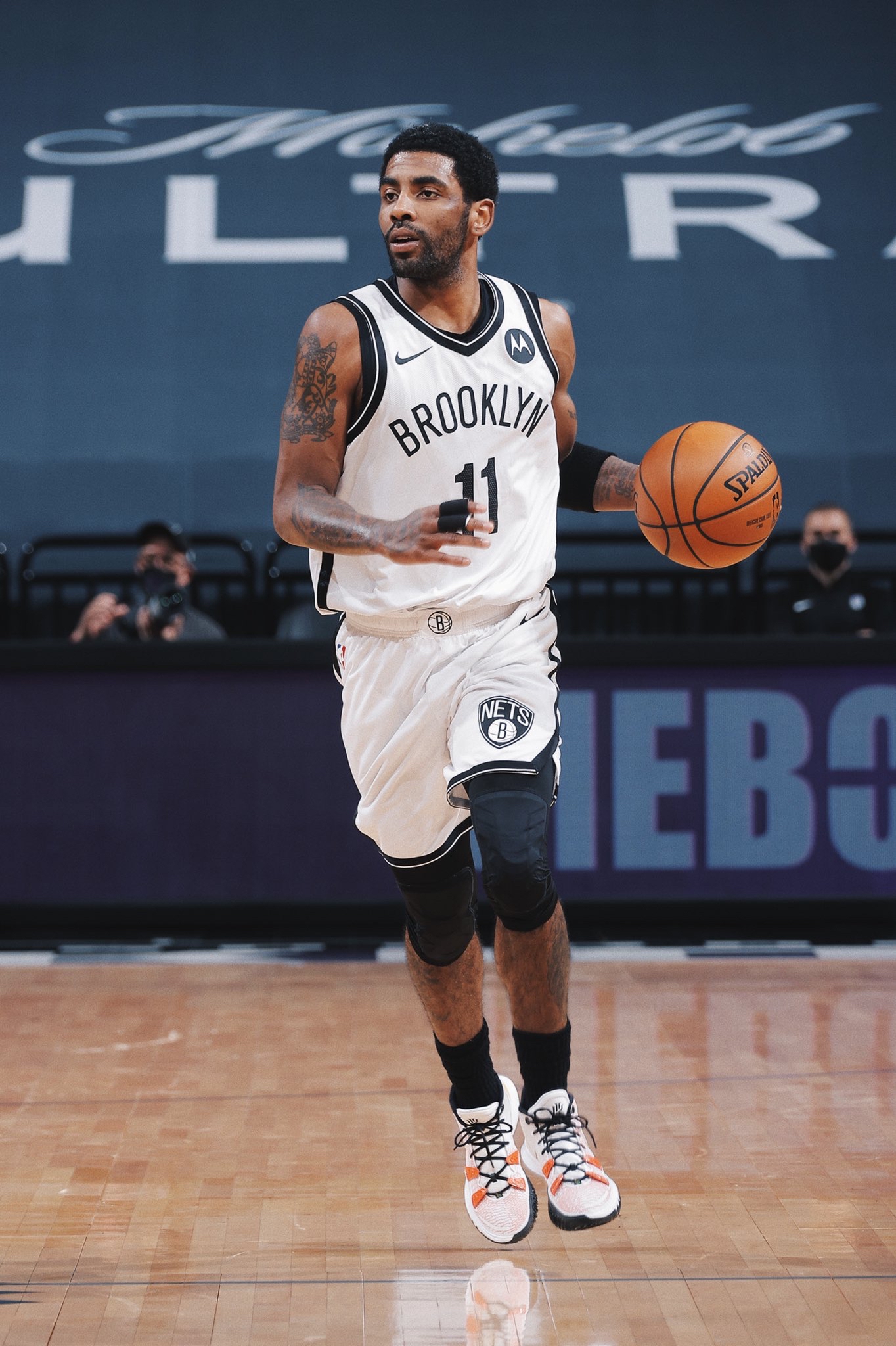 命中率惨淡！麦丹&迪温琴佐&里德三分合计21中2（三分失准：麦丹、迪温琴佐和里德合计21投仅2中）