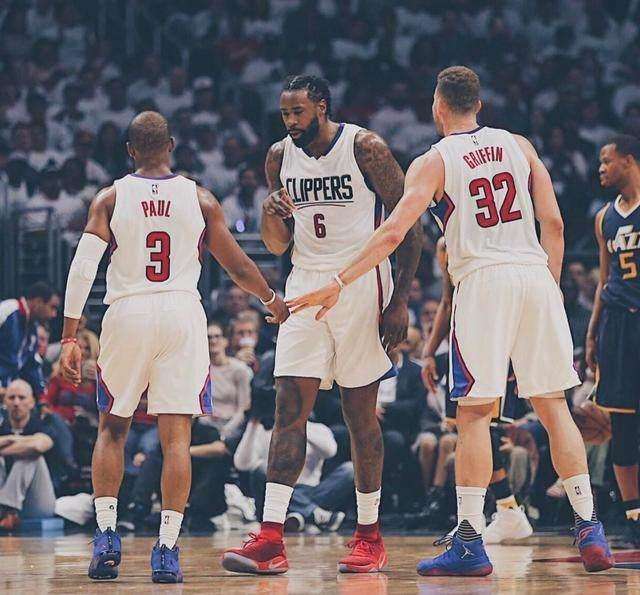 记者：国王明年状元签概率超10%，将出售多名球员进行重建（记者：国王明年抽中状元签概率超一成，计划送走多名球员推进重建）