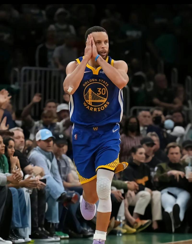 马德兴：有关方面对王洪亮带队0-3巴西不满，却对女足0-8沉默（马德兴：相关方面对王洪亮率队0-3负巴西不满，对女足0-8却缄默不语）