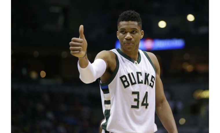 点射得分，凯文-迪克斯成为历史首位在德甲进球的印尼球员（凯文-迪克斯点球破门，成为德甲史上首位进球的印尼球员）