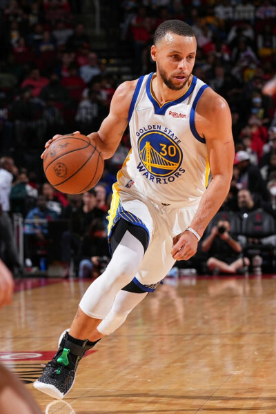 尼克斯外线低迷导致失利（尼克斯外线哑火，饮恨落败）