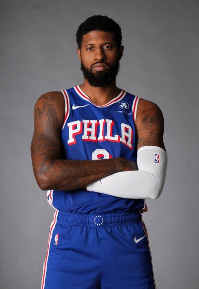 埃及队非洲杯赛后没有接受媒体采访，被非洲足联处罚5000欧元（埃及队因非洲杯赛后未接受媒体采访遭非洲足联罚款5000欧元）