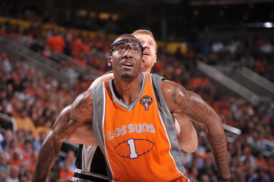 布朗轰31分9板，末节独砍14分带队实现20分大逆转（布朗31分9板，末节独取14分率队从落后20分逆转取胜）