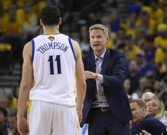 6金传奇+国际封神，樊振东凭啥成国球破局关键？（从六金到国际封神，樊振东何以成为国乒破局之钥？）